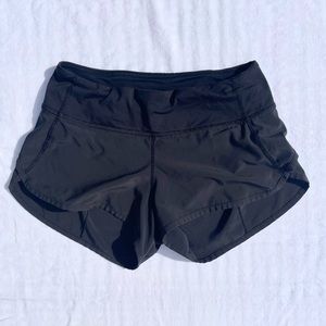 lululemon black speed up shorts 2.5” size 2